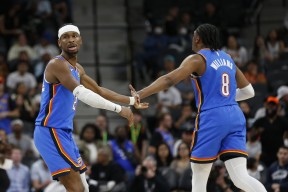 关于俄克拉荷马雷霆训练开放日，窗口期主帅复盘引欢呼，德甲在即，身体对抗强度拉满的信息-爱游戏娱乐全球