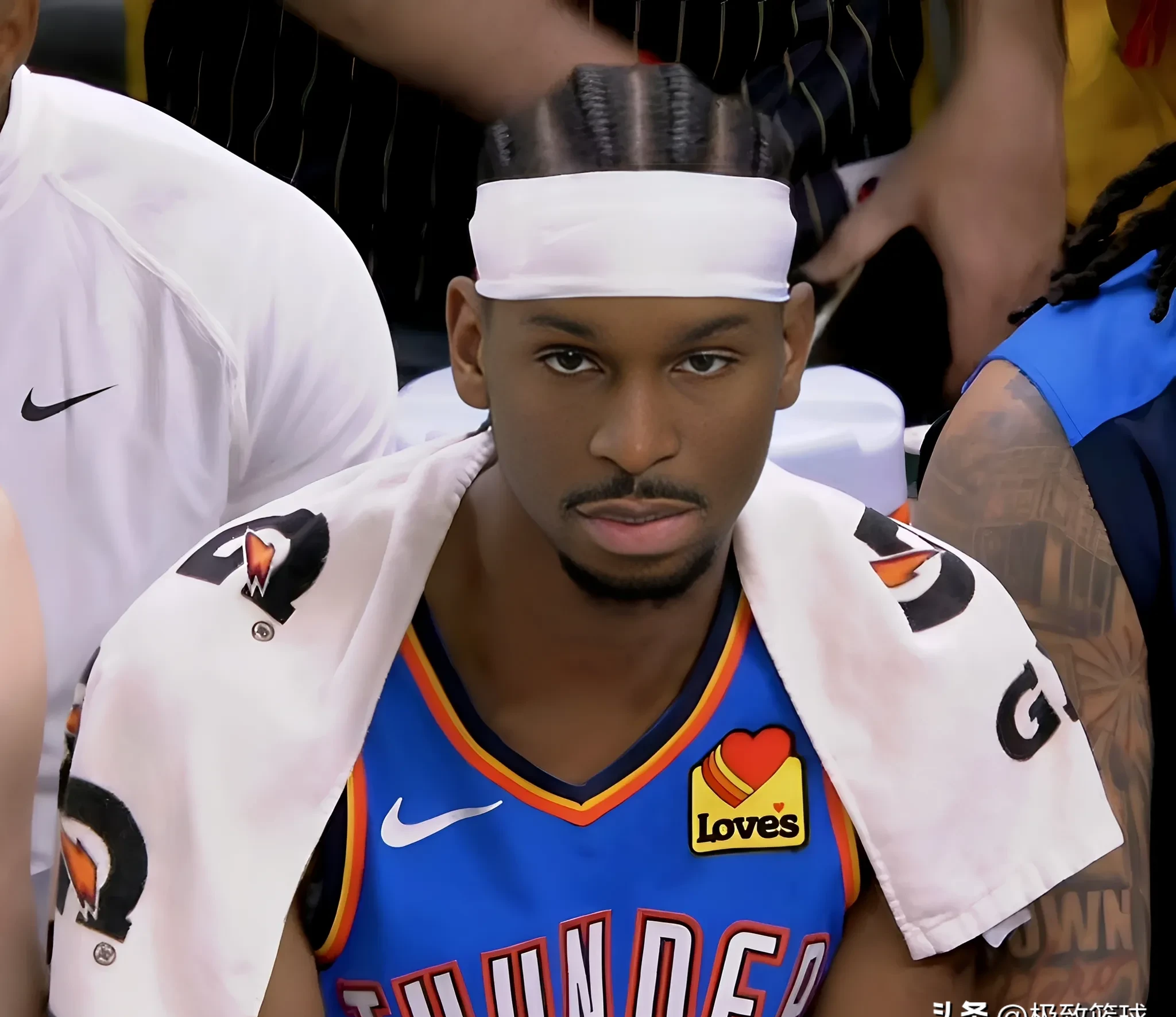 包含印第安纳步行者转会期单刀错失；志在全明星赛名次提升；球迷炸锅；高层口径保持一致的词条