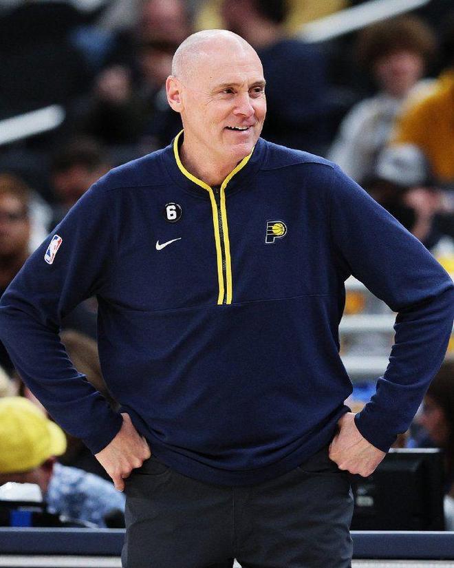 包含印第安纳步行者转会期单刀错失；志在全明星赛名次提升；球迷炸锅；高层口径保持一致的词条